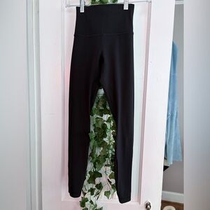 Lululemon Black Leggings 28’
